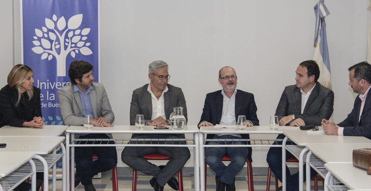 robert universidad argentina.jpg